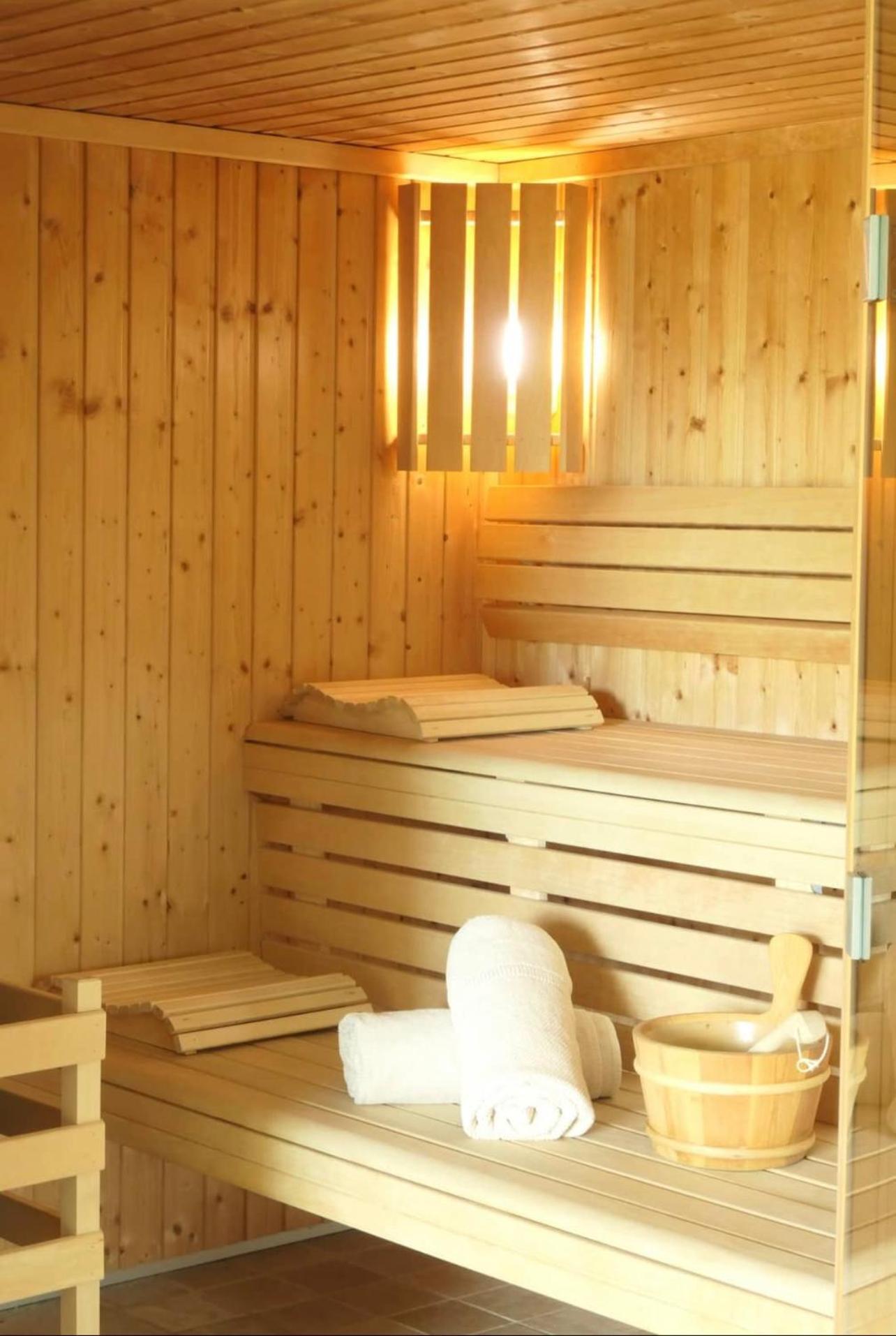 Les Bastides De Chanteraine Bungalows, Lodges & Spa Aiguines Esterno foto