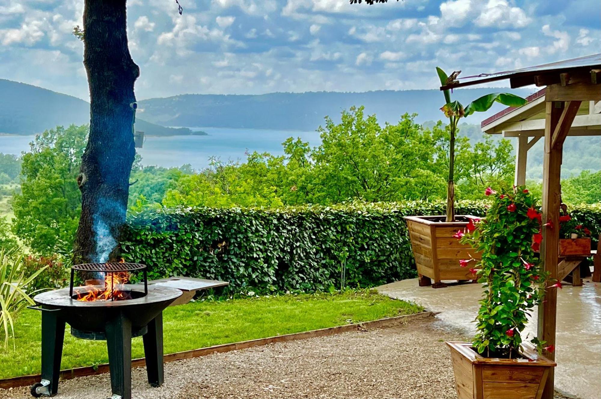 Les Bastides De Chanteraine Bungalows, Lodges & Spa Aiguines Esterno foto