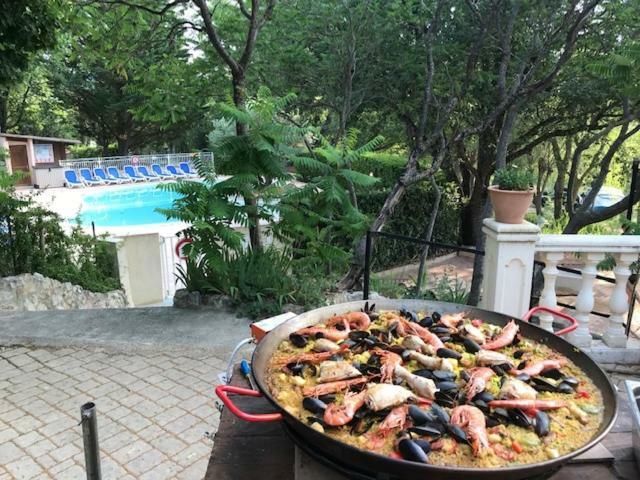 Les Bastides De Chanteraine Bungalows, Lodges & Spa Aiguines Esterno foto